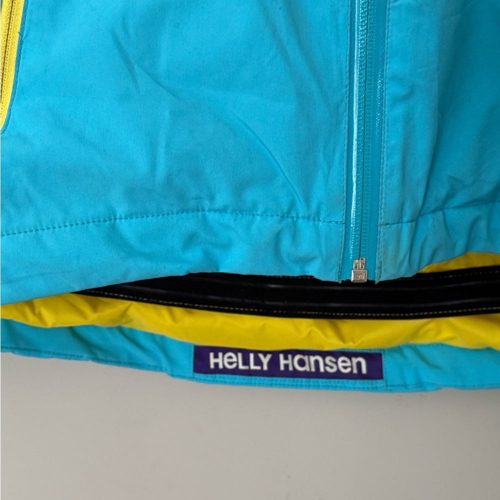 Helly Hansen ski jacket- size M - image 3